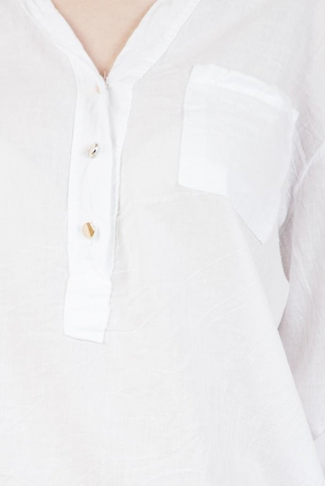 Biała koszula ze stójką