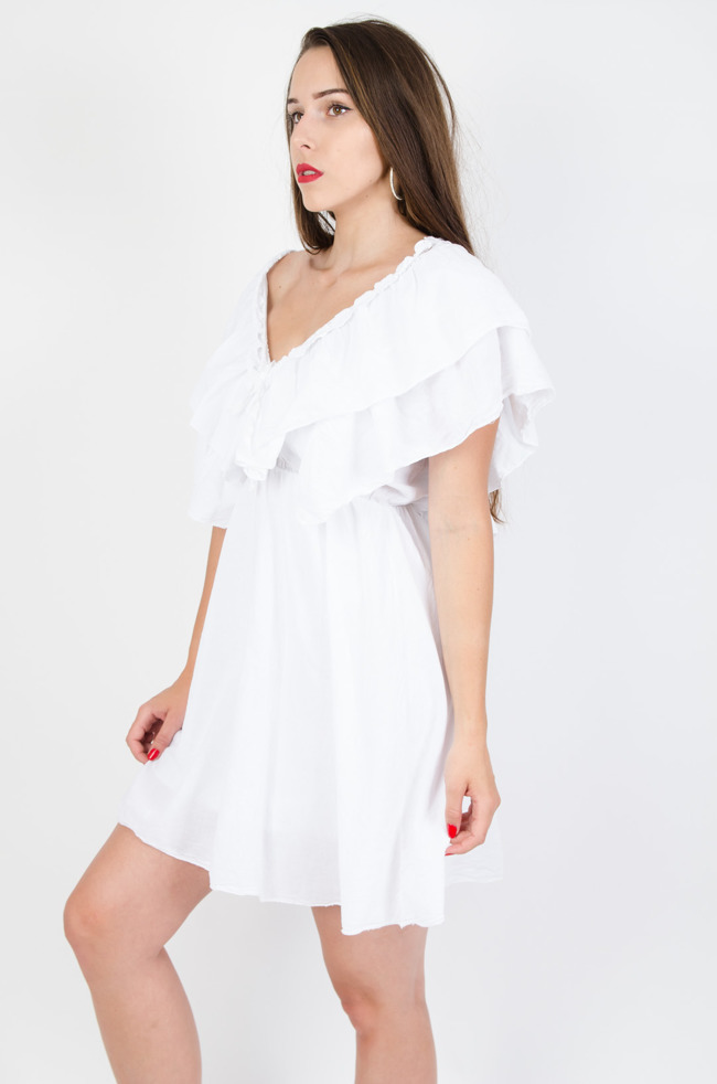 Biała sukienka z dekoltem w serek i wycięciem na plecach 