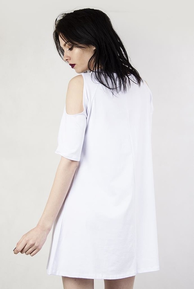 Biała sukienka z wycięciami i nadrukiem