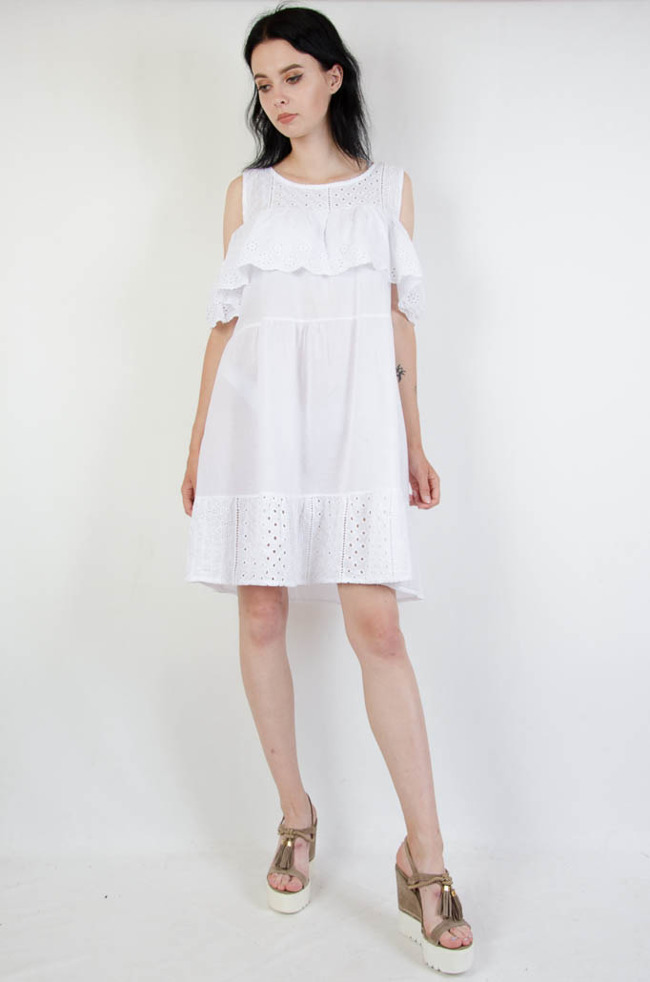 Biała trapezowa sukienka z ażurowymi wstawkami 