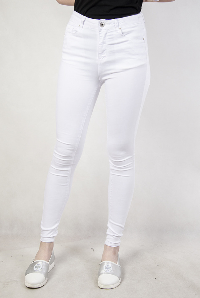Białe spodnie skinny jeans idealnie dopasowane