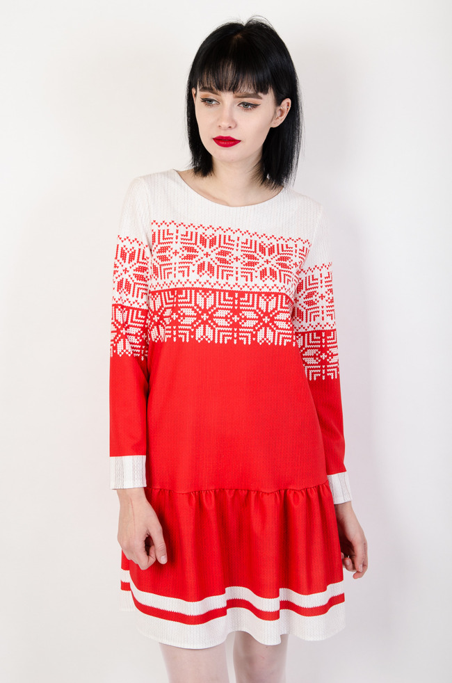 Biało czerwona sukienka z motywem świątecznym 