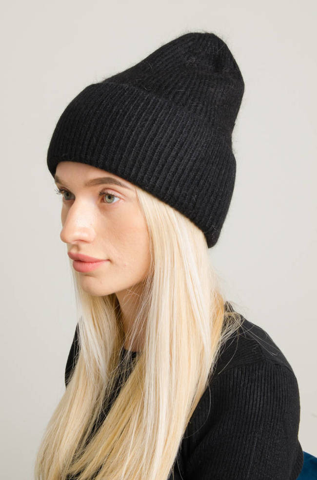 CZAPKA PRĄŻKOWANA BEANIE BASIC- CZARNA