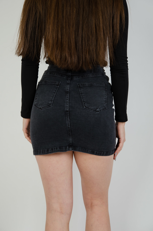 Ciemno-szara jeansowa spódnica z paskiem 