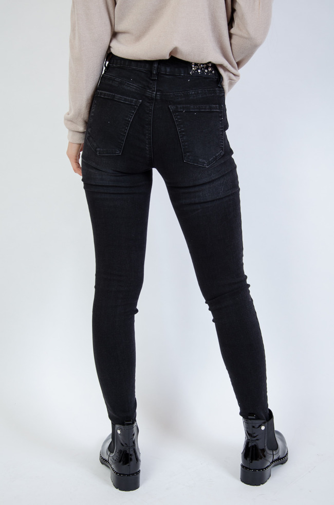 Ciemnoszare spodnie jeansowe  z aplikacją w pasie