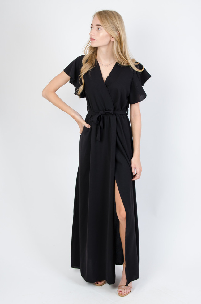 Czarna długa sukienka z rozcięciem  