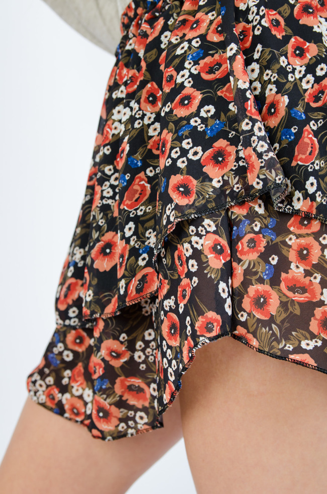 Czarna szyfonowa spódnica w kwiaty