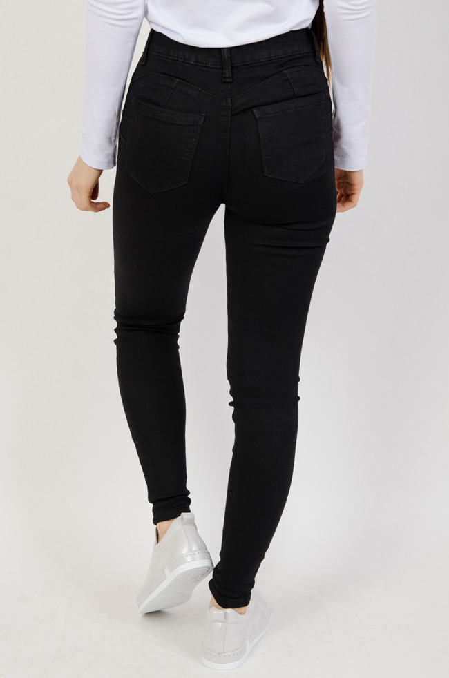 Czarne spodnie jeansowe typu push up