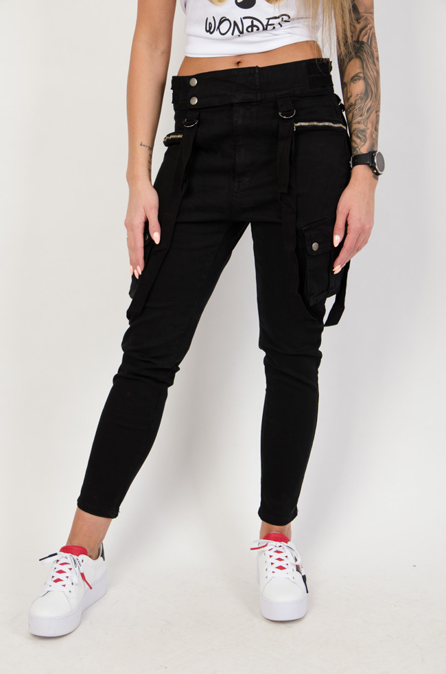Czarne spodnie typu jogger z zamkami