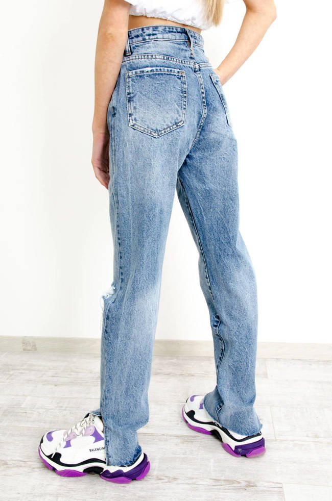 JASNE SPODNIE JEANSOWE MOM FIT Z DZIURAMI - WYSOKI STAN 