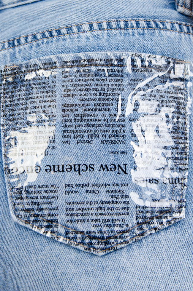 Jeansowe szorty z aplikacją na kieszeni 
