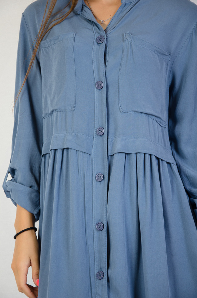 Niebieska dwuwarstwowa luźna sukienka na guziki