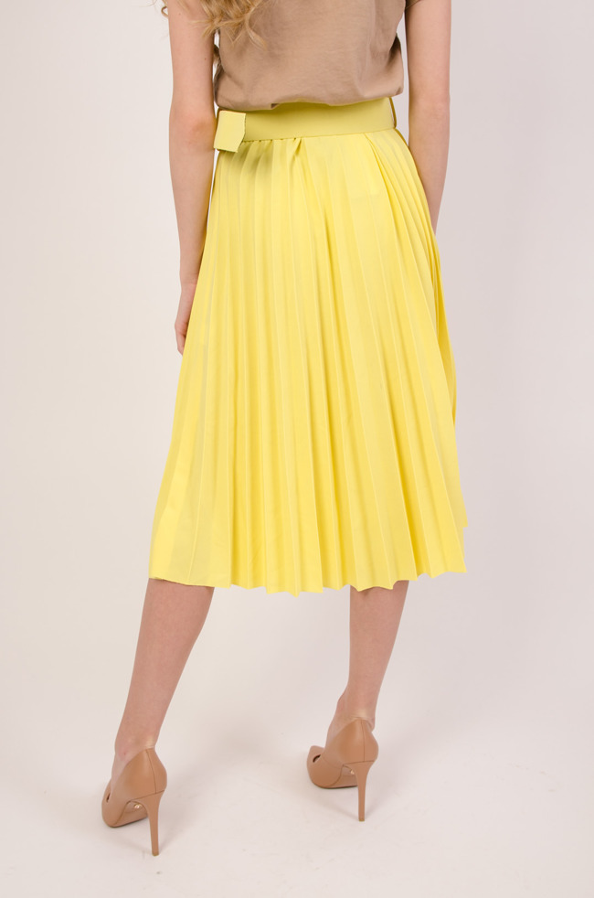 Plisowana spódnica z paskiem w kolorze żółtym