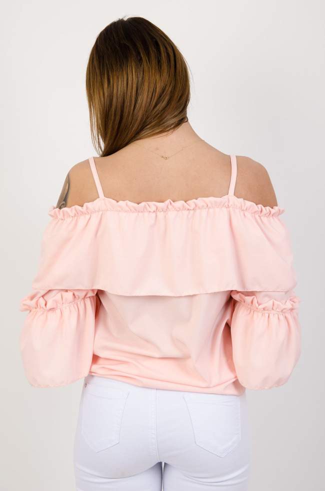 Różowa bluzka hiszpanka z wiązaniem przy dekolcie