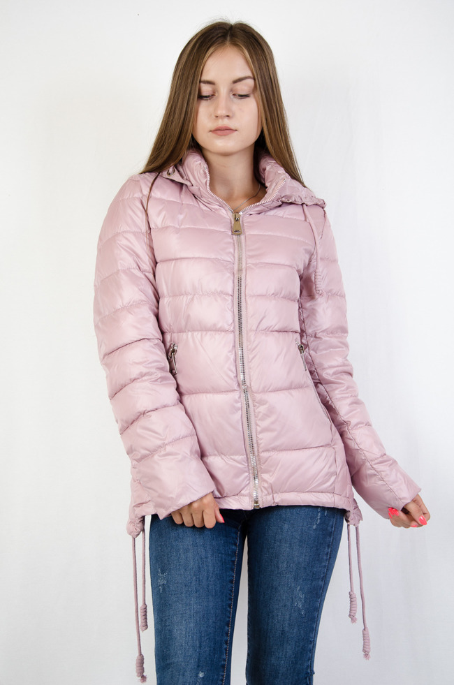 Różowa pikowana kurtka z asymetrycznymi bokami