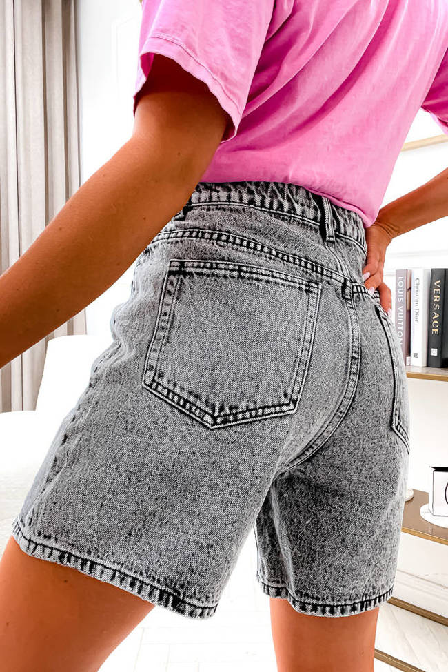 SZORTY JEANSOWE MOM FIT Z WYSOKIM STANEM- SZARE