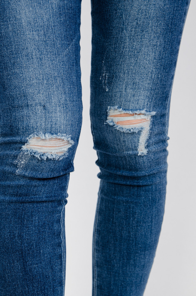 Spodnie jeansowe skinny z przetarciami