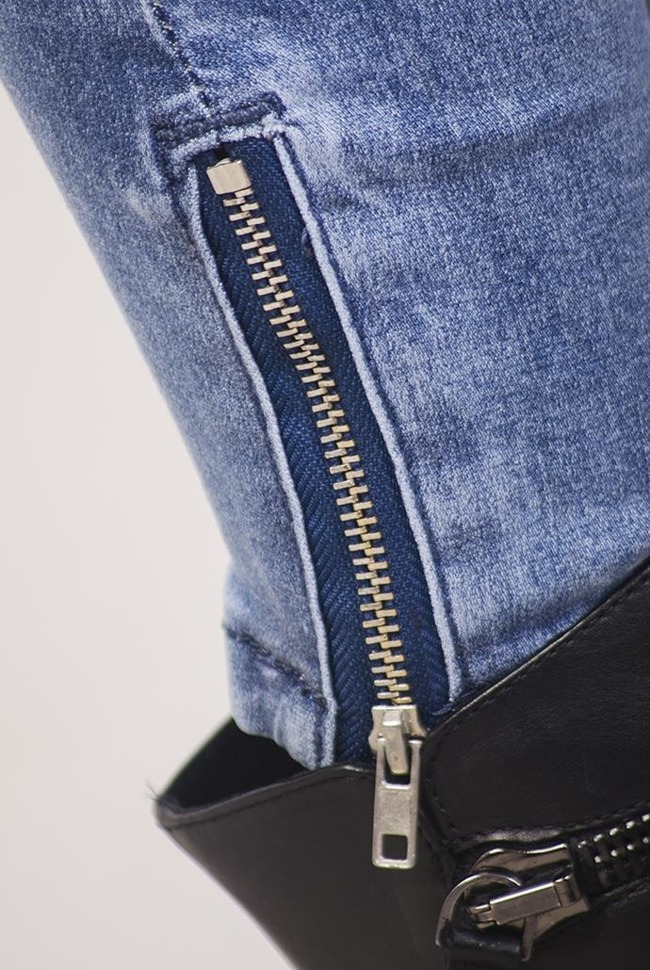 Spodnie jeansowe skinny z zamkami i wysokim stanem