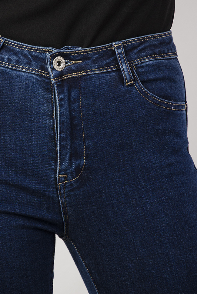 Spodnie jeansowe typu push up bez przetarć