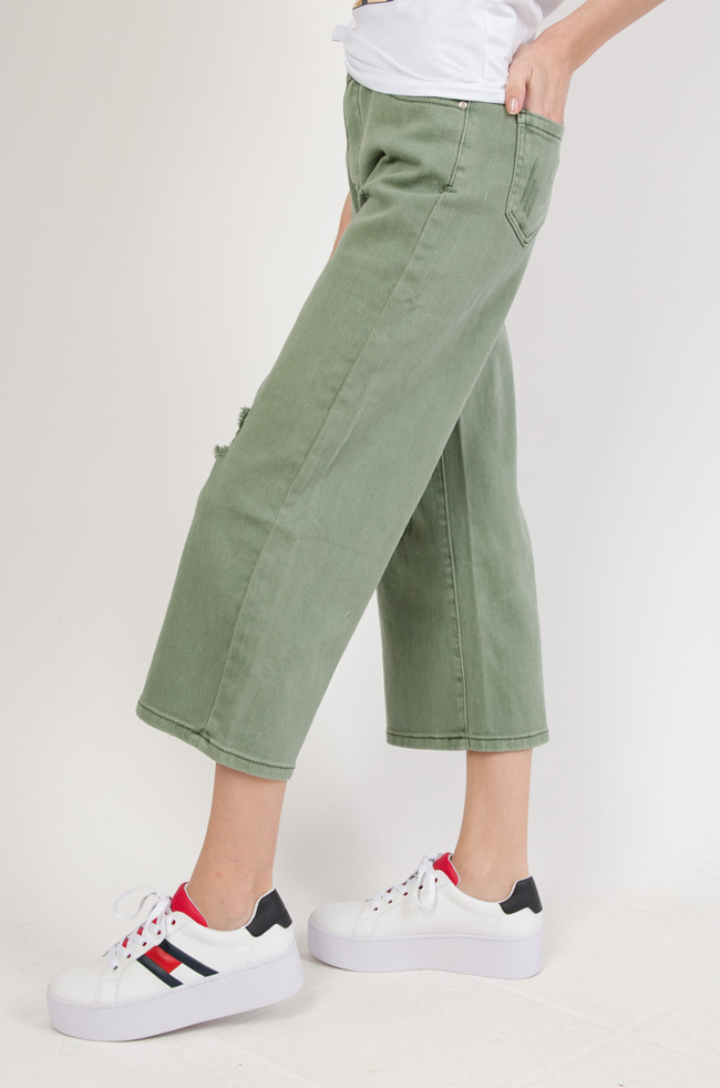 Zielone spodnie jeansowe z szeroką nogawką